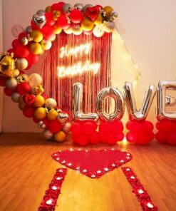 "Love's Embrace" Decor