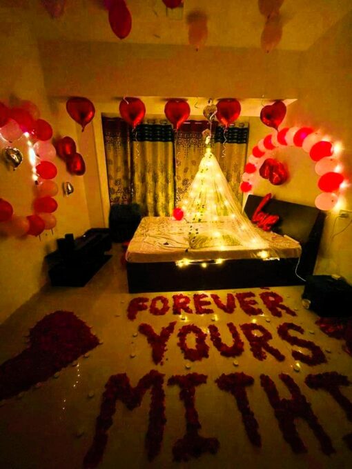 First Night Red Balloon Canopy Decor - Image 7