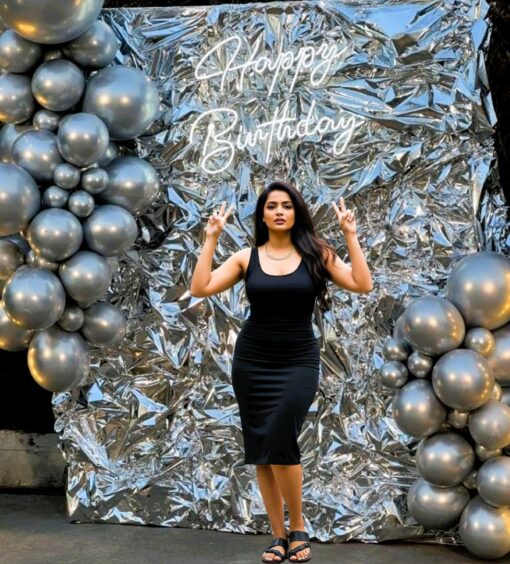 Gleaming Silver Birthday Decor - Image 2