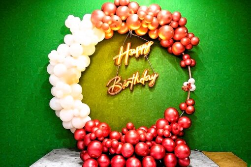 Dreamy Red-white Ring Birthday Decor