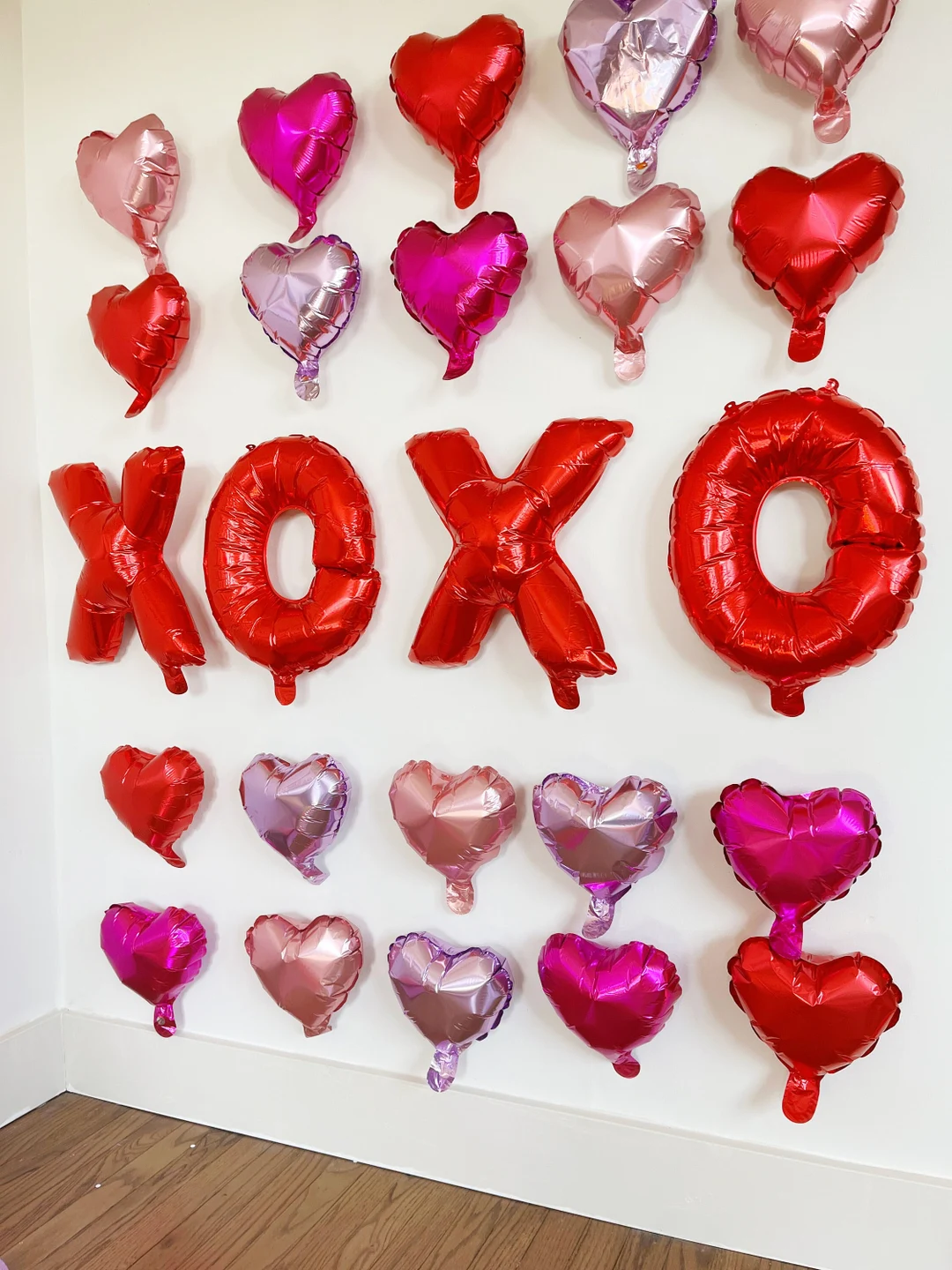 XO Balloon Backdrop Anniversary theme - Image 2