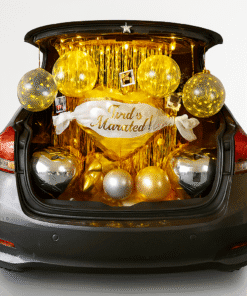 Celebrate On-The-Go: Golden Just Married Car Décor