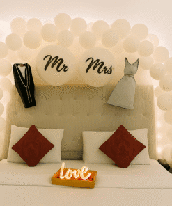 Timeless Romance: Exquisite White Theme Décor