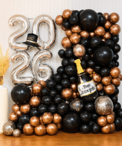 Bold Black & Gold Glam Decor for New Year 2026