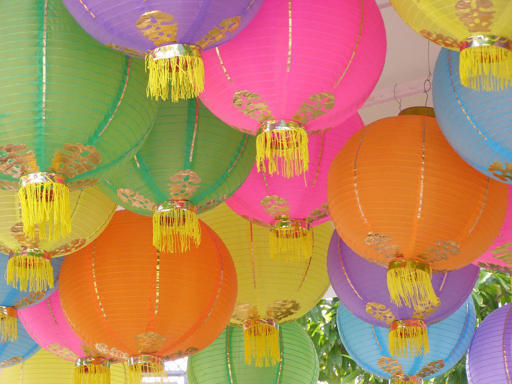 Kalash & Lantern Festive Puja Decor - Image 3