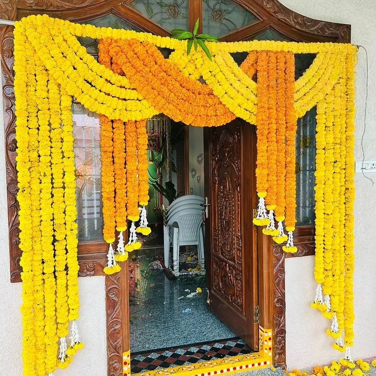 Yellow & Orange Garland Diwali Entrance Decor - Image 4